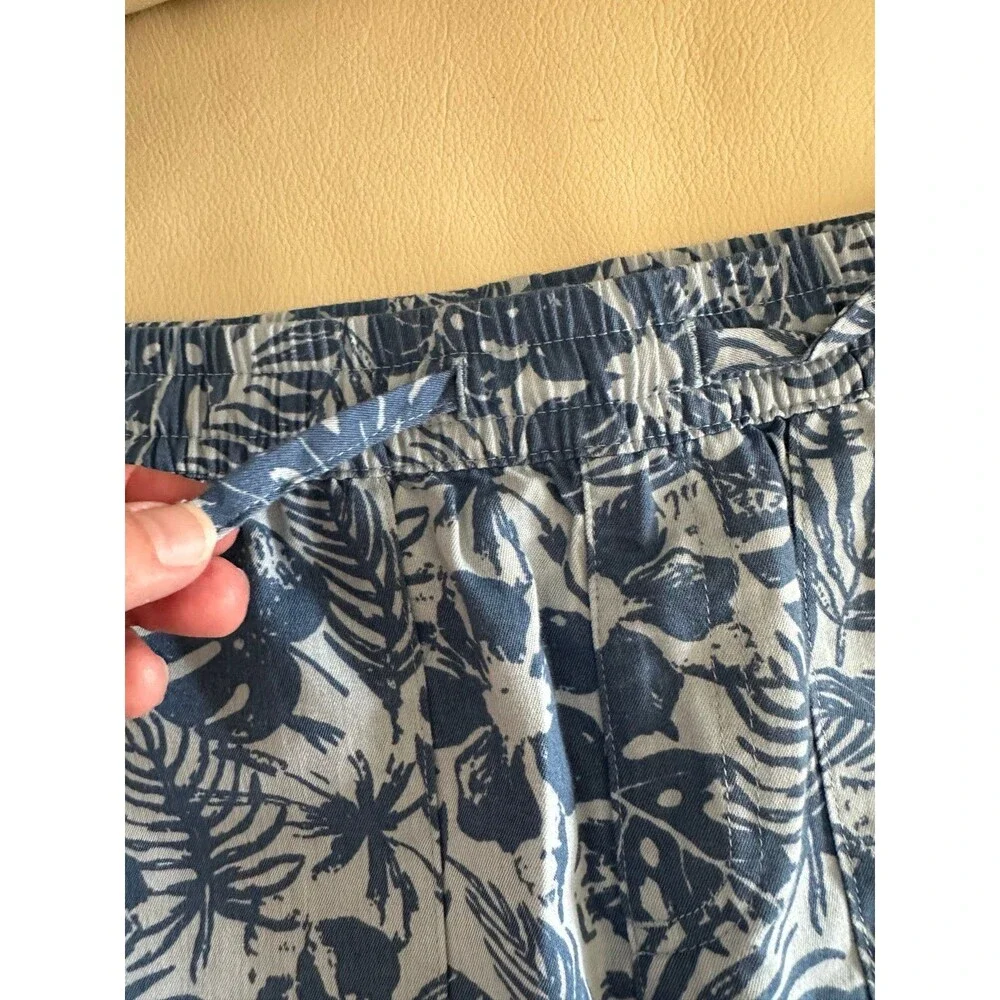 Small girl’s stamped light weight tropical drawstring skirt